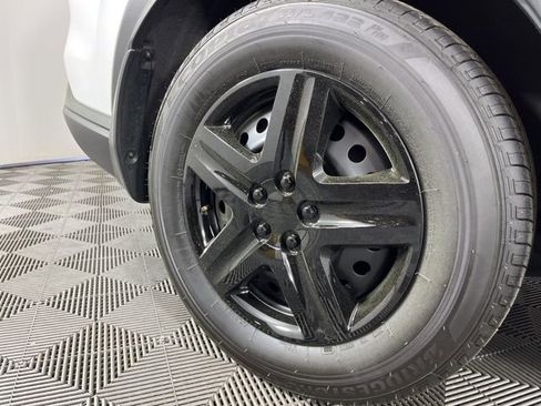 Used 2023 Honda CR-V LX image 16