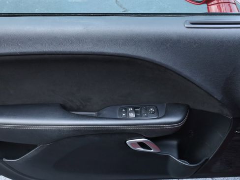 Used 2016 Dodge Challenger SRT w/ Technology Group image 32