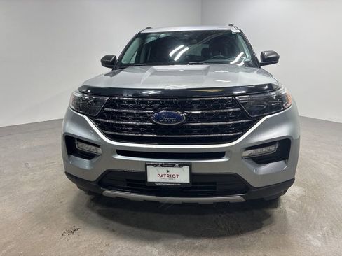 Used 2021 Ford Explorer XLT w/ Equipment Group 202A image 3