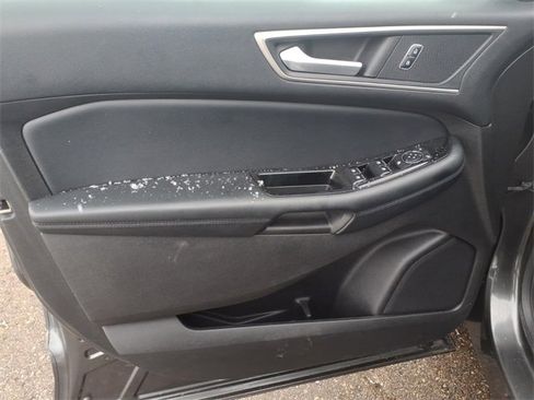 Used 2017 Ford Edge SEL w/ Canadian Touring Package image 9