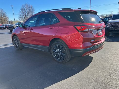 Used 2022 Chevrolet Equinox RS w/ LPO, Floor Liner Package image 6