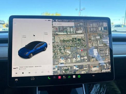 Used 2018 Tesla Model 3 Long Range RWD image 24
