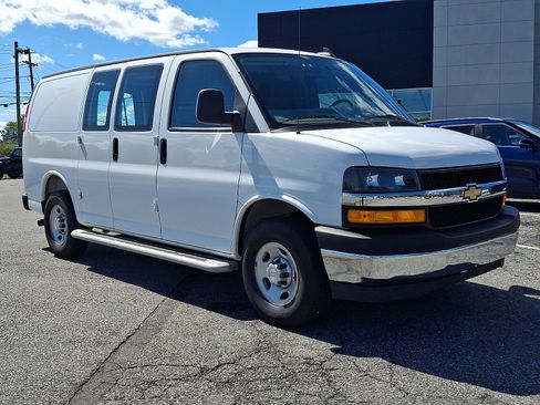 Used 2025 Chevrolet Express 2500 w/ Driver Convenience Package RWD image 1