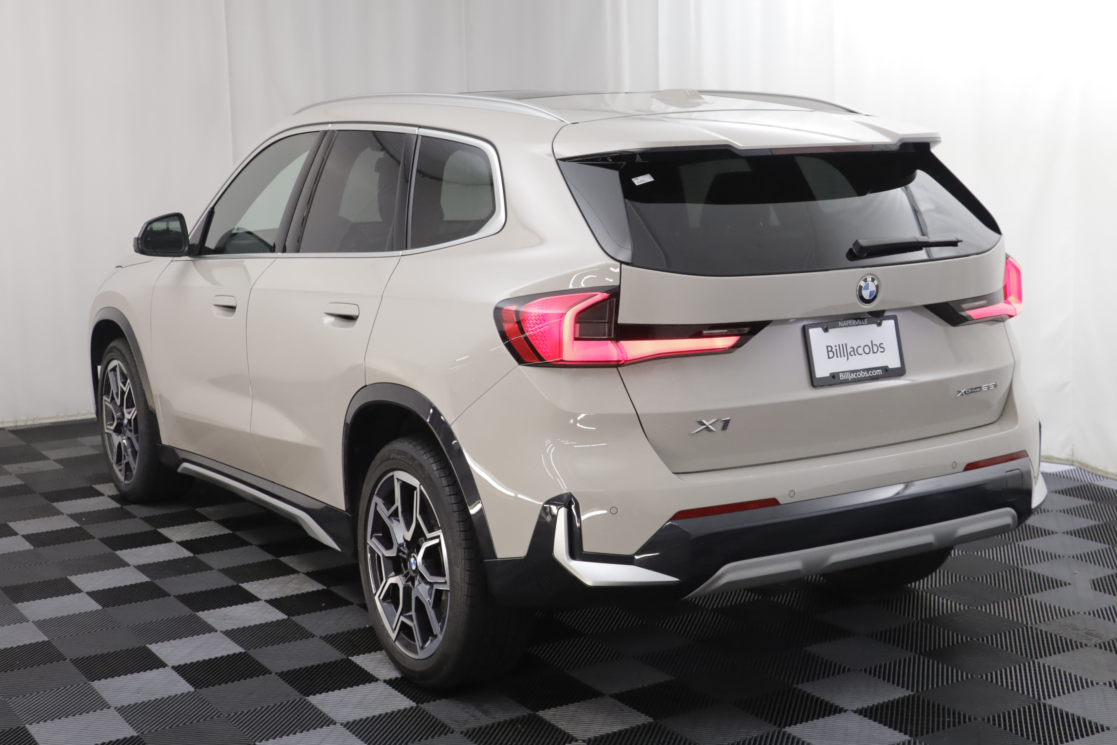 Used 2026 BMW X1 xDrive28i AWD/4WD image 19