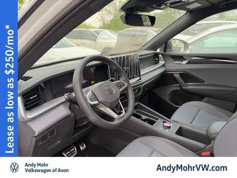 New 2026 Volkswagen Tiguan SE R-Line AWD/4WD image 8