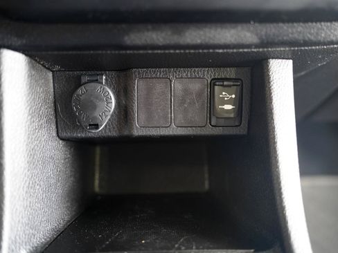 Used 2015 Toyota Corolla L FWD image 21