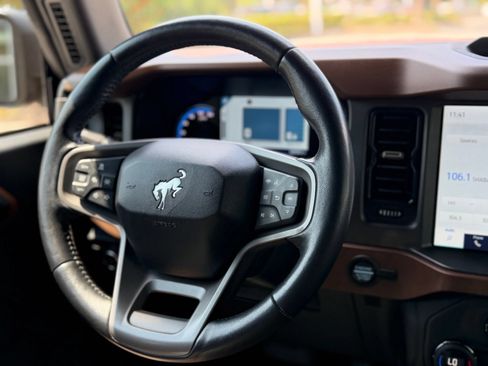 Used 2024 Ford Bronco Outer Banks AWD/4WD image 32