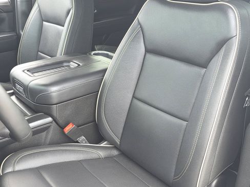 Used 2024 Chevrolet Tahoe Premier RWD image 16