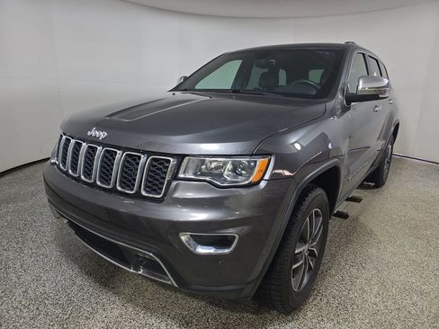 Used 2018 Jeep Grand Cherokee Limited w/ Trailer Tow Group IV image 2