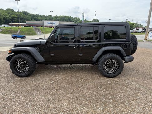 Used 2022 Jeep Wrangler Unlimited Sport AWD/4WD image 6