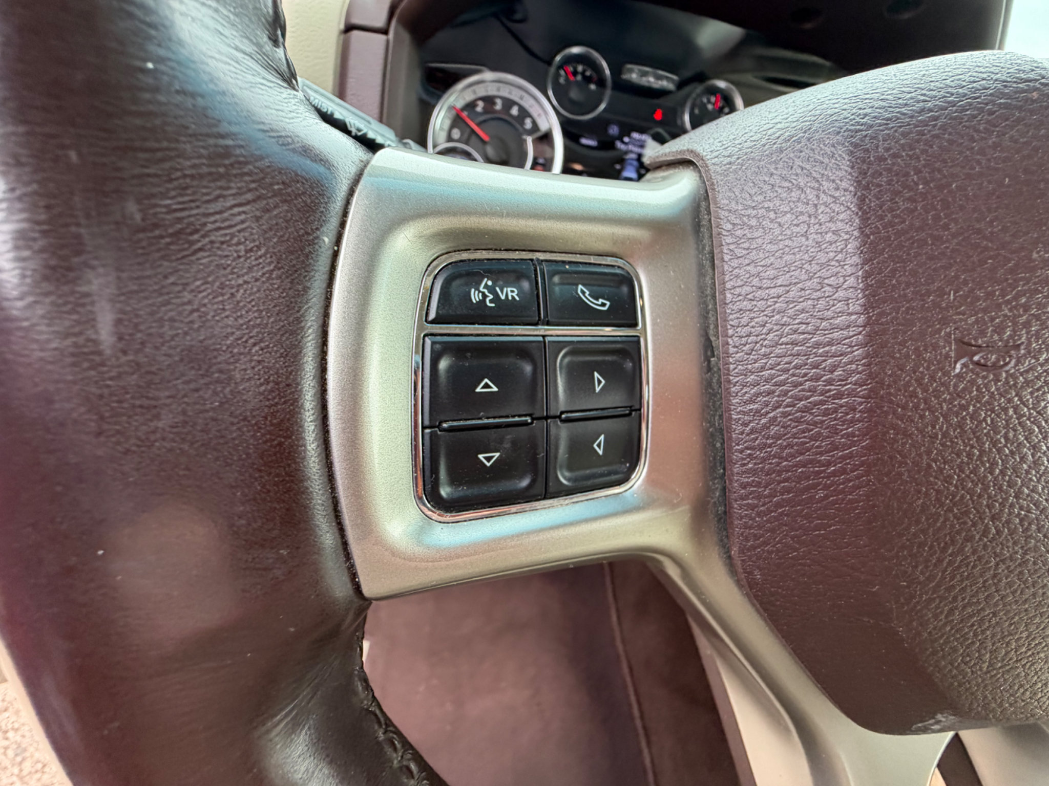 Used 2016 RAM 1500 Laramie w/ Convenience Group AWD/4WD image 18