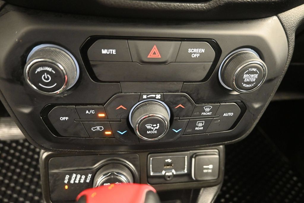 Used 2020 Jeep Renegade Trailhawk w/ Premium Leather Group AWD/4WD image 20