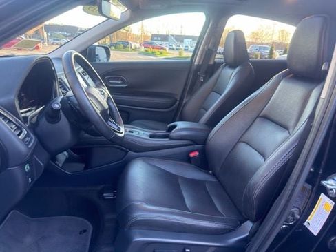 Used 2019 Honda HR-V Touring image 20