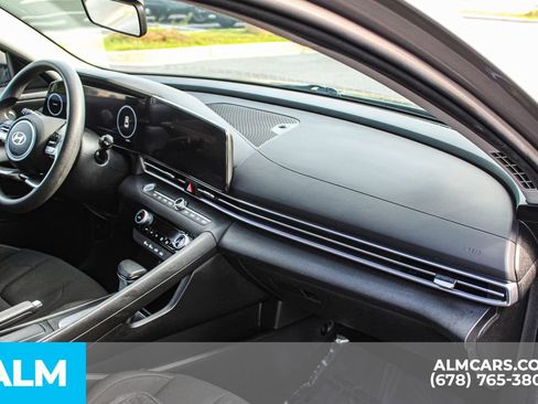 Used 2024 Hyundai Elantra SEL FWD image 22