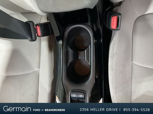 Used 2022 Toyota Corolla LE image 22