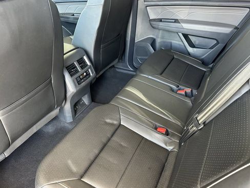 Used 2023 Volkswagen Atlas SE FWD image 11