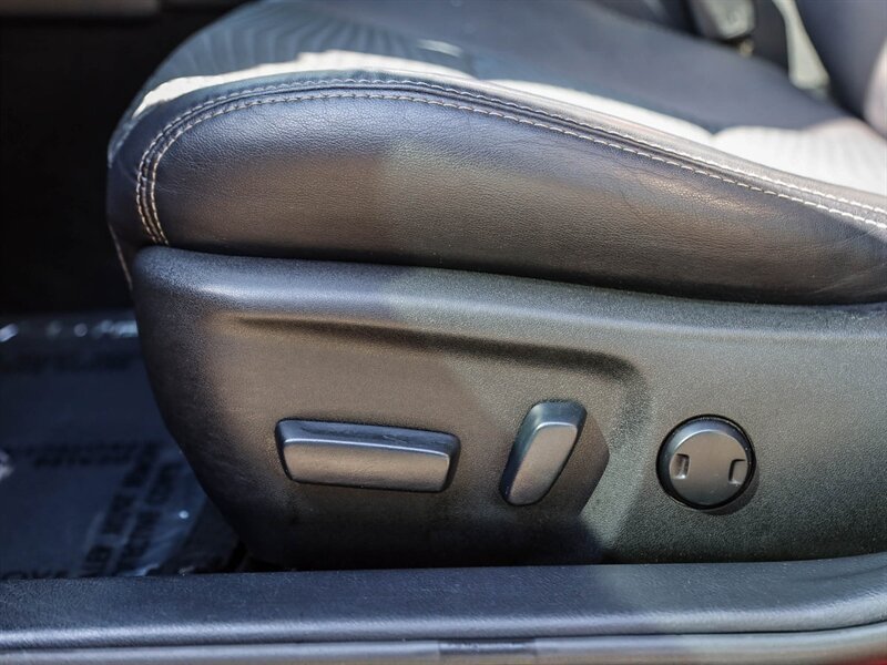 Used 2014 Toyota Camry SE FWD image 25