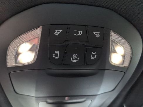 New 2026 Chrysler Voyager LX image 25