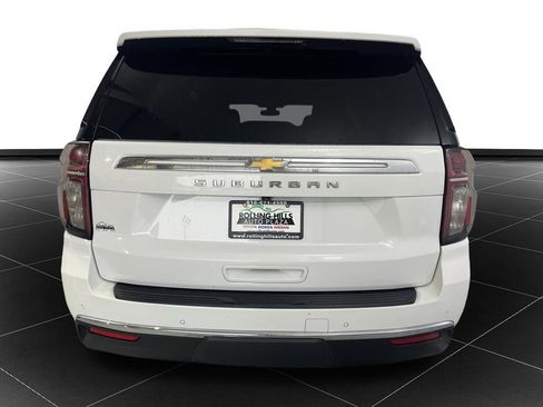 Used 2021 Chevrolet Suburban LT AWD/4WD image 4