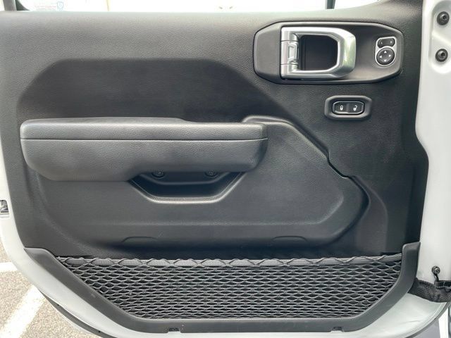 Used 2022 Jeep Wrangler Unlimited Sport AWD/4WD image 9