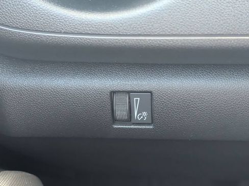 Used 2023 Chevrolet Colorado Trail Boss w/ Technology Package AWD/4WD image 19