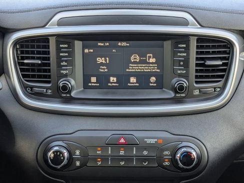 Used 2019 Kia Sorento LX image 22