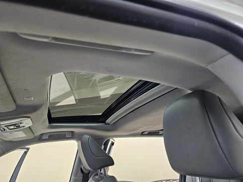 Used 2021 Toyota Highlander XLE FWD image 39