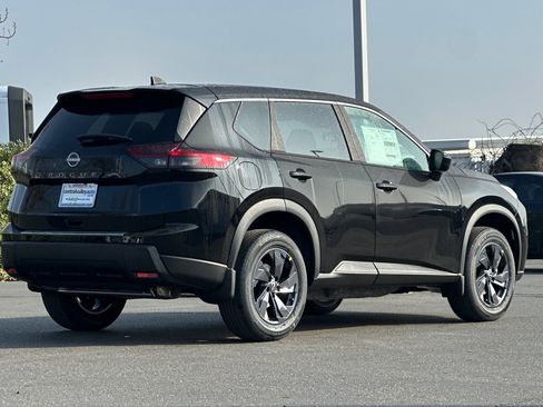 New 2026 Nissan Rogue SV image 4