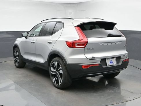 Used 2023 Volvo XC40 B5 Ultimate w/ Protection Package Premier AWD/4WD image 8