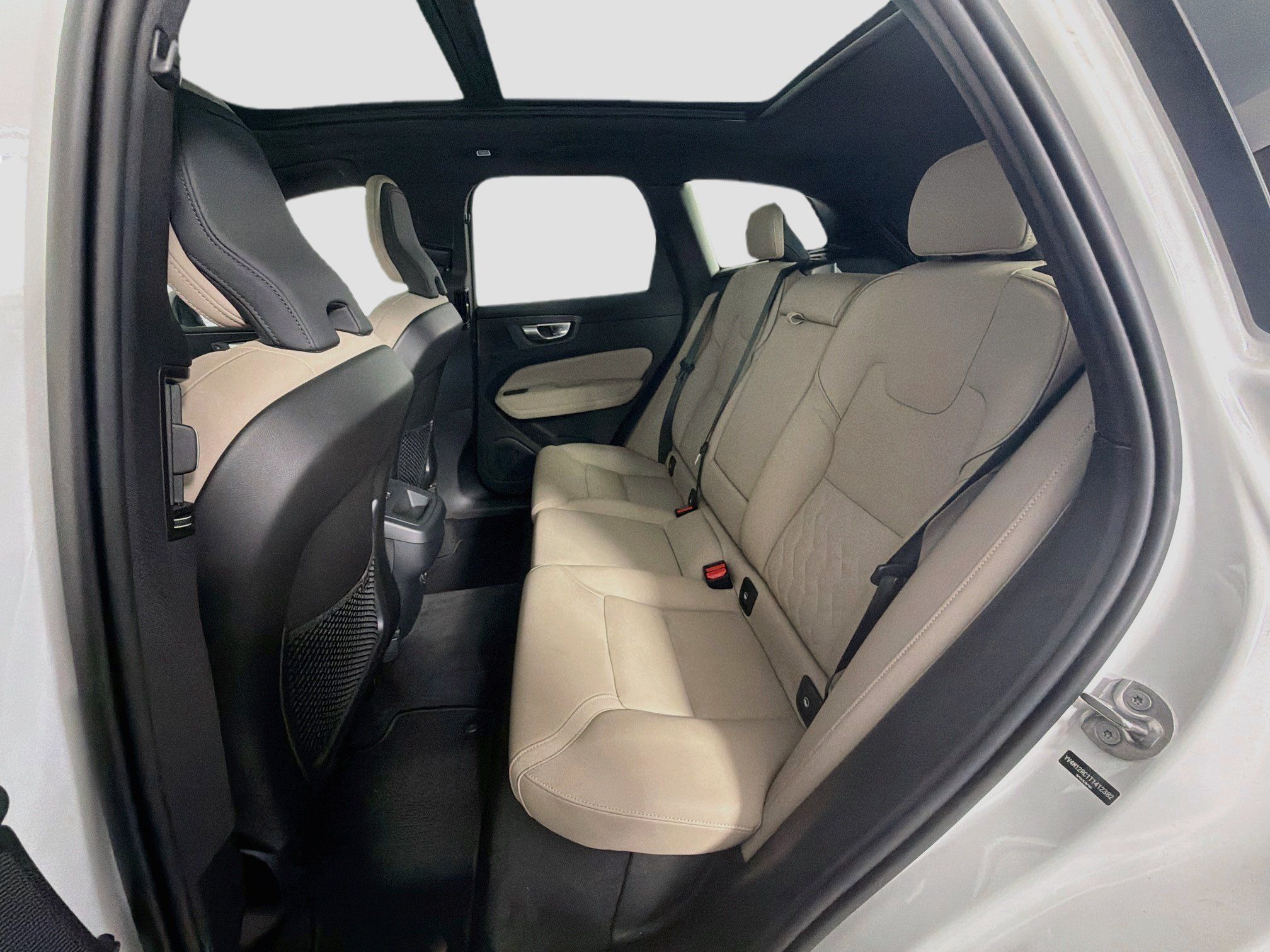 Used 2026 Volvo XC60 B5 Plus AWD/4WD image 30