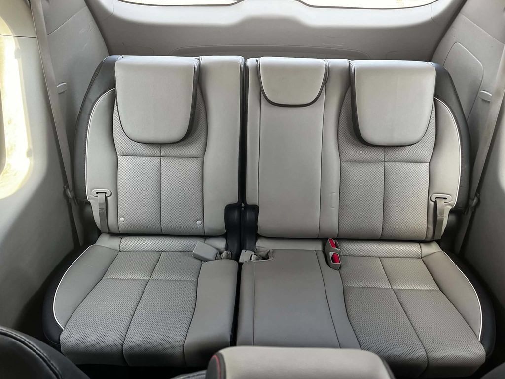 Used 2019 Kia Sedona EX w/ Paint Protection Package FWD image 29