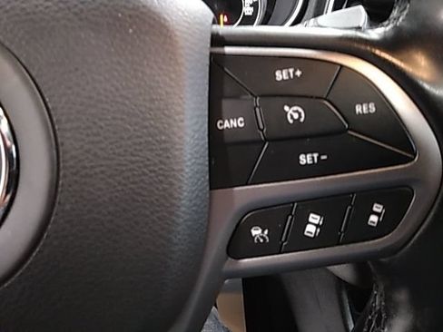 Used 2021 Jeep Cherokee Limited AWD/4WD image 26