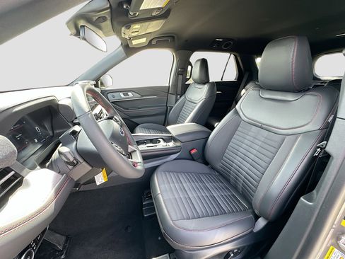 New 2026 Ford Explorer ST-Line w/ ST-Line Street Pack RWD image 15