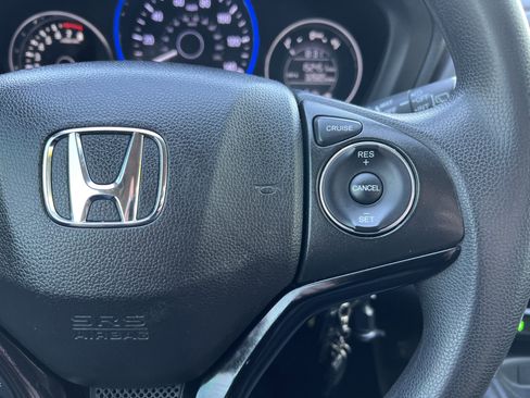 Used 2019 Honda HR-V LX image 28