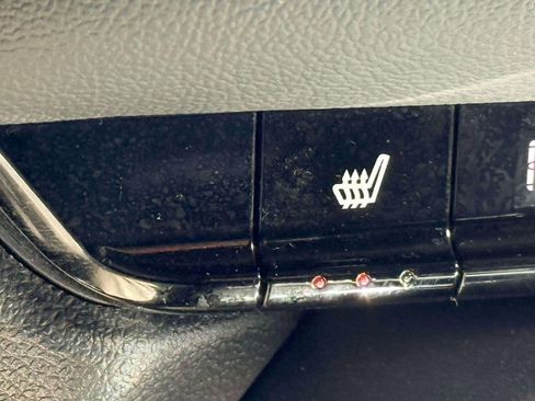 Used 2025 Chevrolet Blazer LT image 22