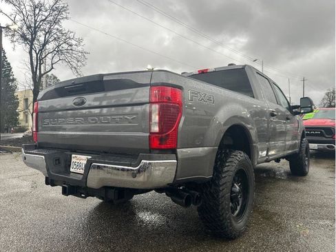 Used 2022 Ford F250 XLT w/ Black Appearance Package image 8