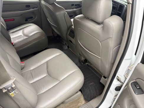 Used 2005 Chevrolet Tahoe Z71 w/ Preferred Equipment Group AWD/4WD image 36