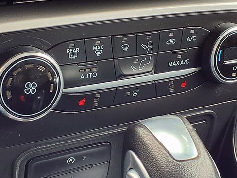 Used 2022 Ford EcoSport Titanium image 5