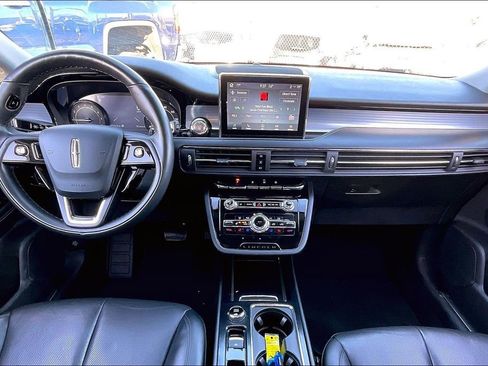 Used 2022 Lincoln Corsair AWD w/ Premium Package image 12