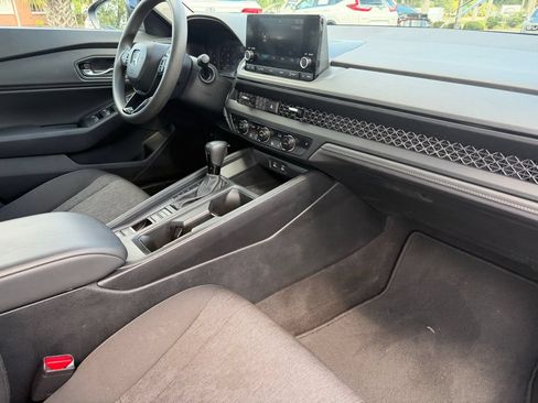 Used 2023 Honda Accord EX image 10