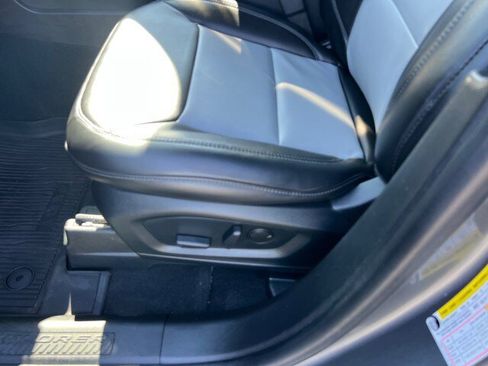 Certified 2022 Ford Explorer XLT w/ Equipment Group 202A image 8