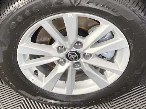 Used 2026 Toyota Camry LE FWD image 27