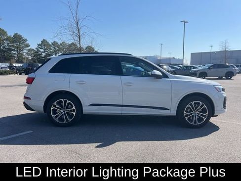 Used 2025 Audi Q7 2.0T Premium w/ Convenience Plus Package image 4