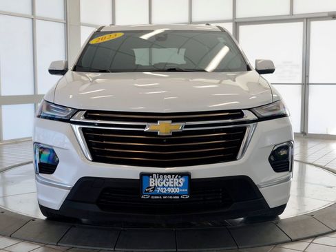 Used 2023 Chevrolet Traverse High Country image 3