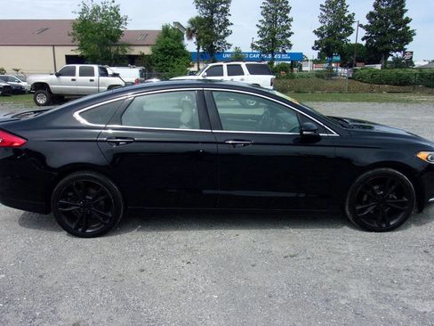 Used 2017 Ford Fusion Titanium FWD image 5