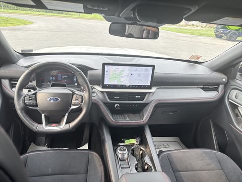 Used 2025 Ford Explorer ST AWD/4WD image 15