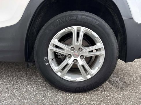 Used 2021 GMC Terrain SLE w/ Driver Convenience Package FWD image 11