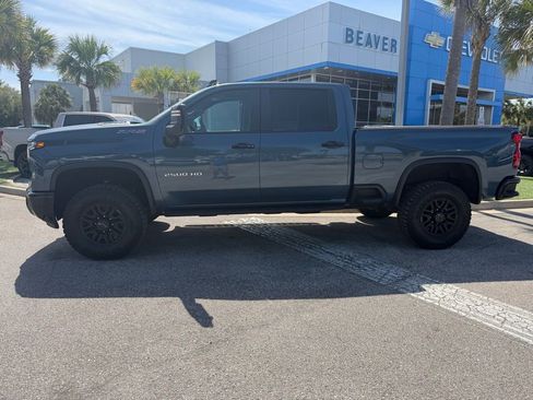 Used 2024 Chevrolet Silverado 2500 ZR2 w/ Technology Package AWD/4WD image 7