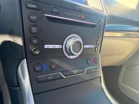 Used 2019 Ford Edge Titanium w/ Equipment Group 301A FWD image 18