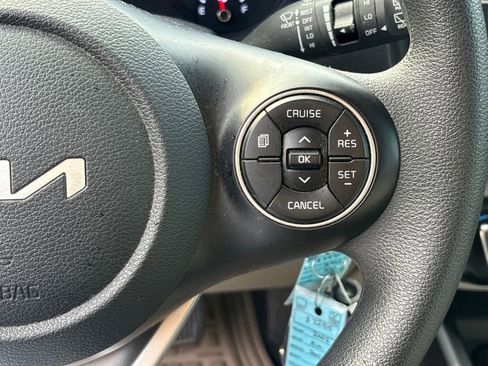 Used 2022 Kia Soul LX image 20